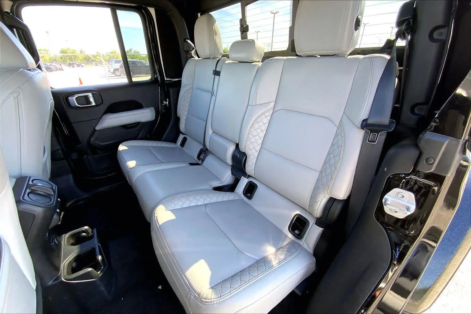Used 2022 Black Clear Coat Jeep High Altitude image 20