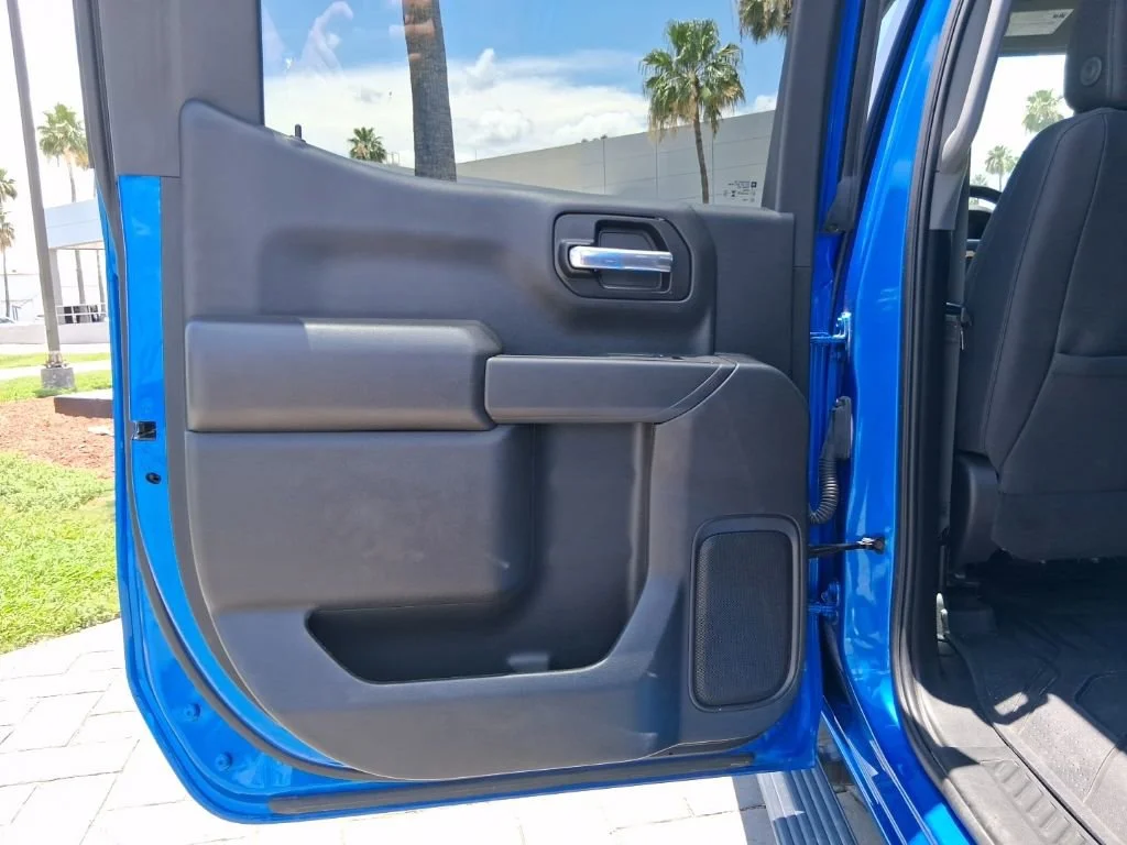 Used 2025 Riptide Blue Metallic Chevrolet Custom image 15