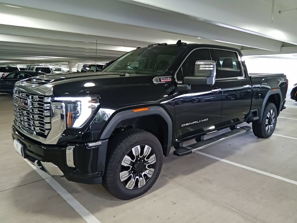 2024 GMC Sierra 4WD Crew Cab Standard Box Denali's photo