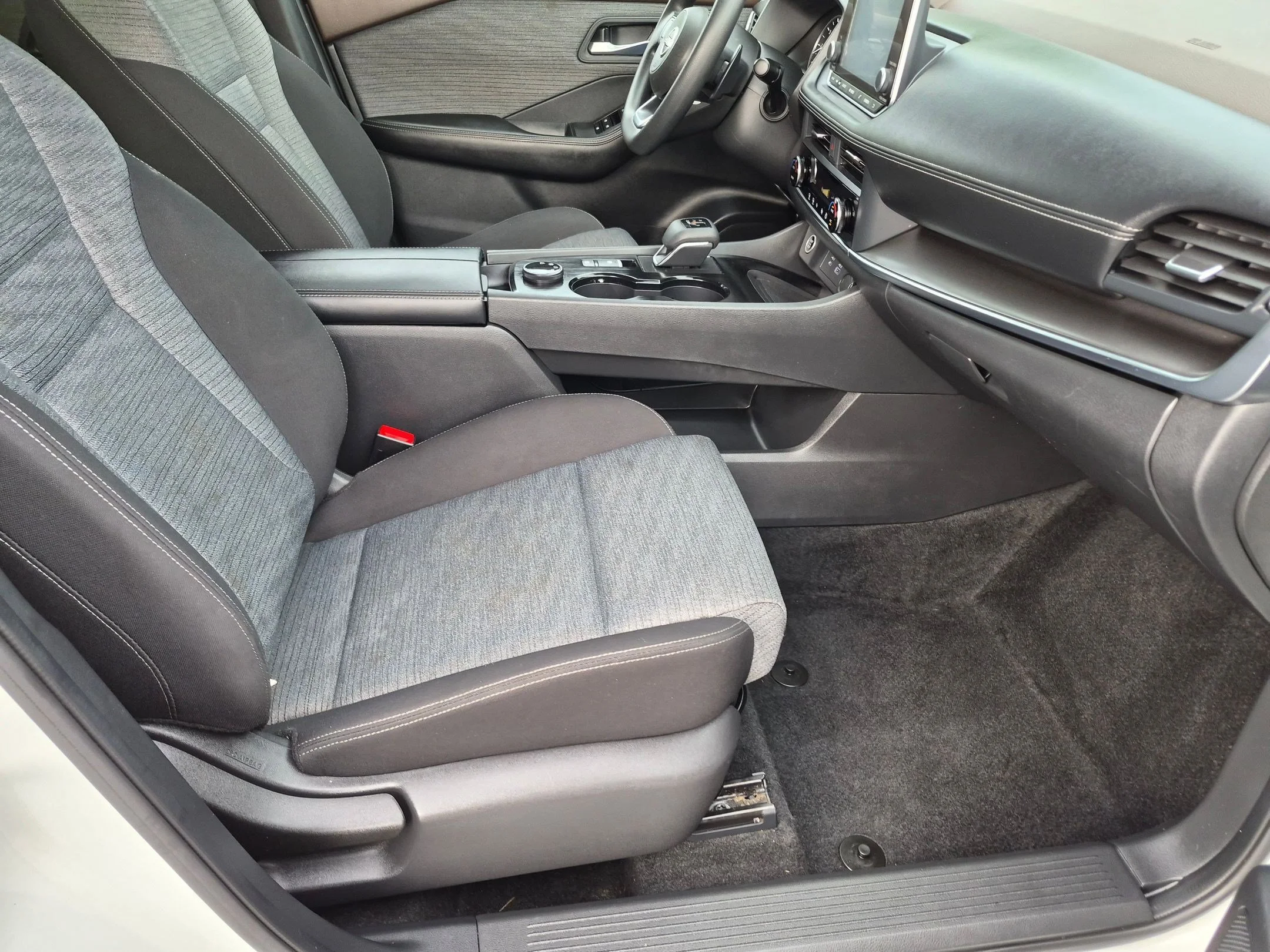 Used 2023 Pearl White Tricoat Nissan SV image 26