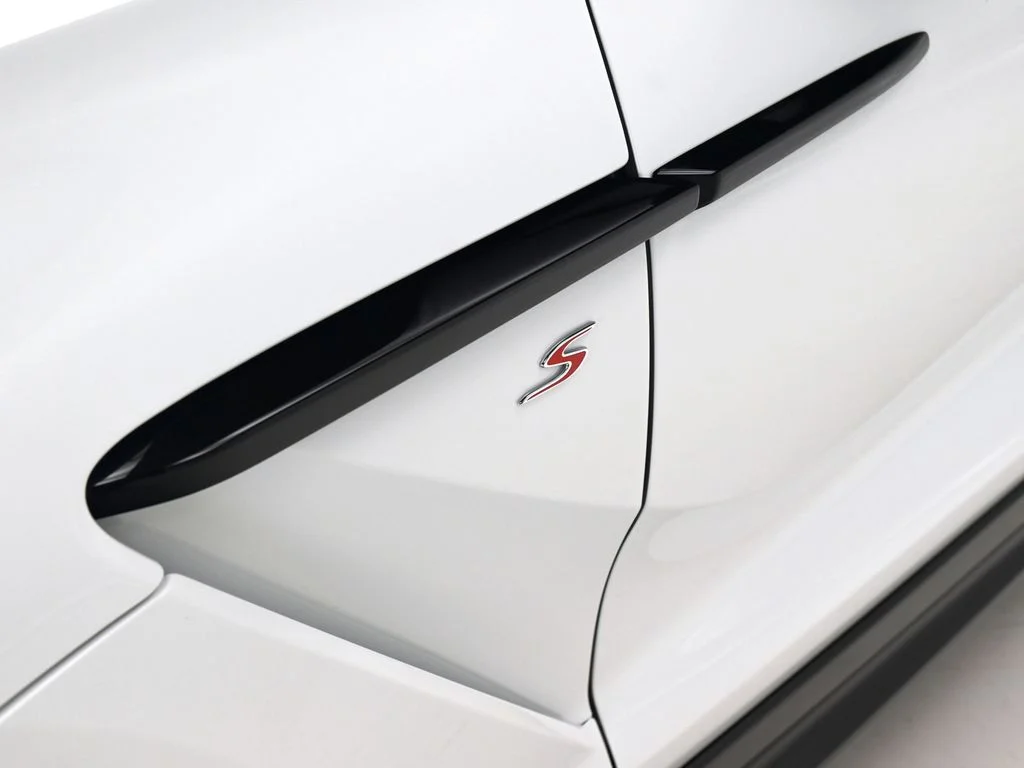 New 2026 Lunar White Aston Martin  image 31