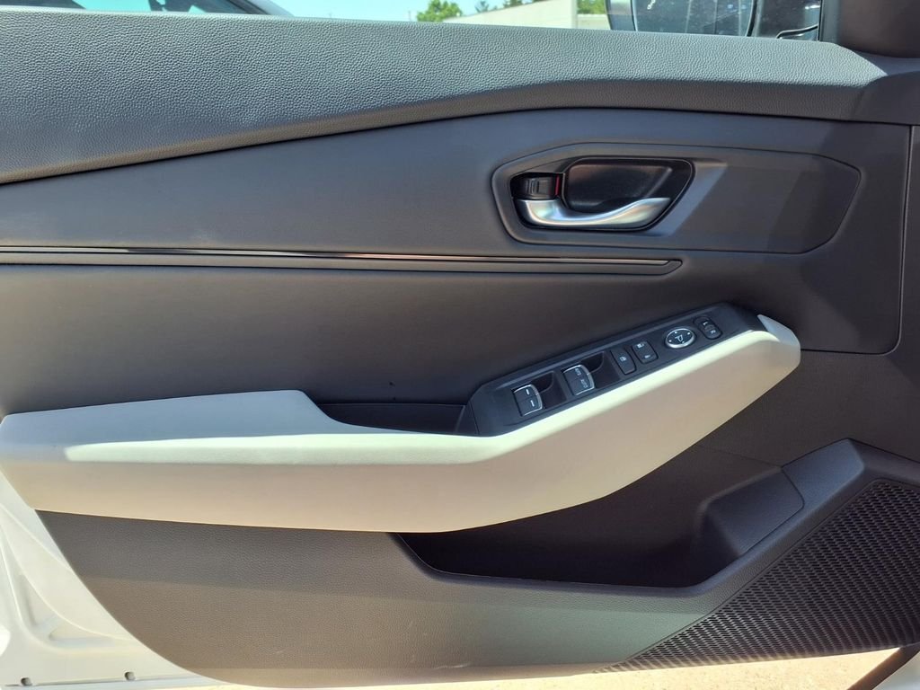 New 2026 Platinum White Pearl Honda SE image 10