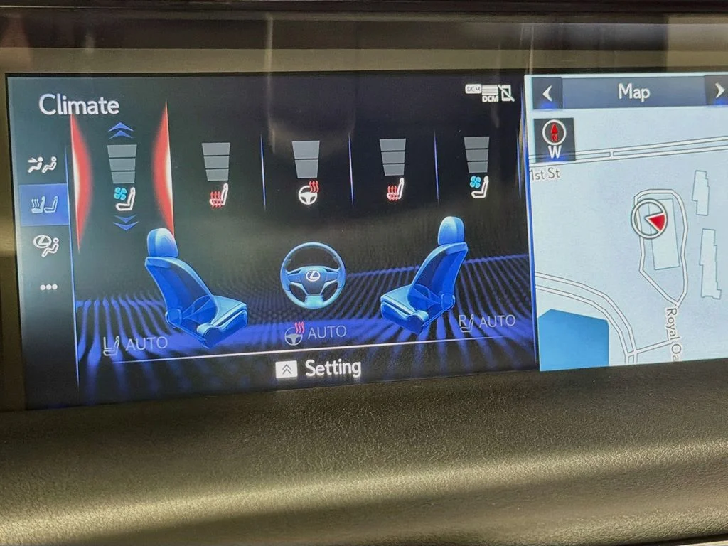 Used 2018 White Lexus 500 image 21