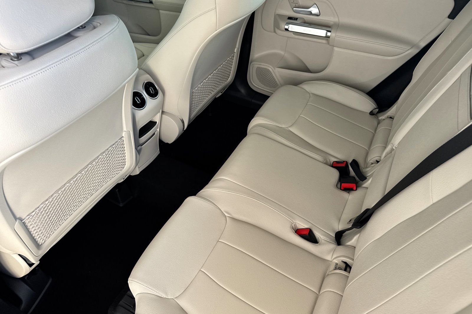 2025 Mercedes-Benz GLB Base - Photo 4