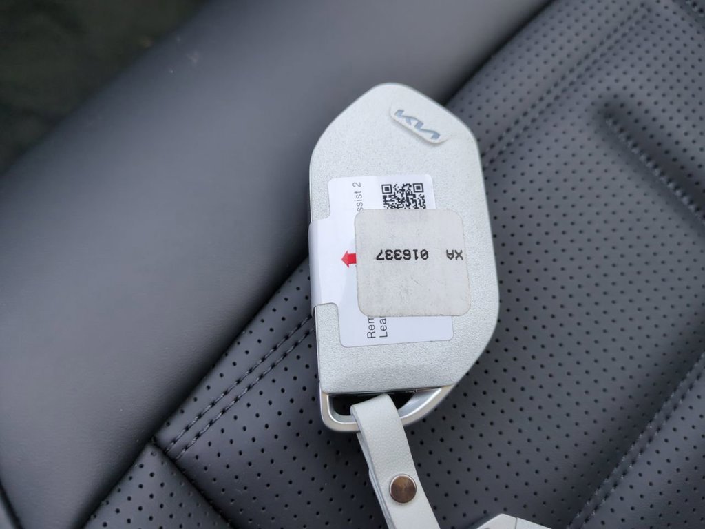 New 2026 Ivory Silver Kia Land AWD image 34