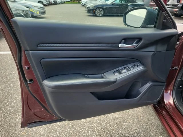 2025 Nissan Altima SV - Photo 17