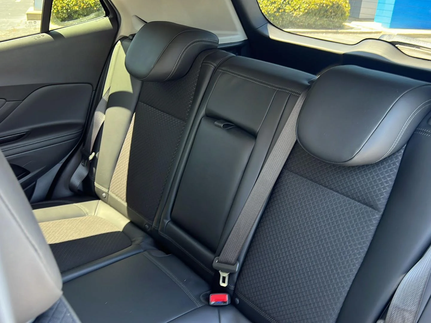 Used 2022 Ebony Twilight Metallic Buick Preferred image 29