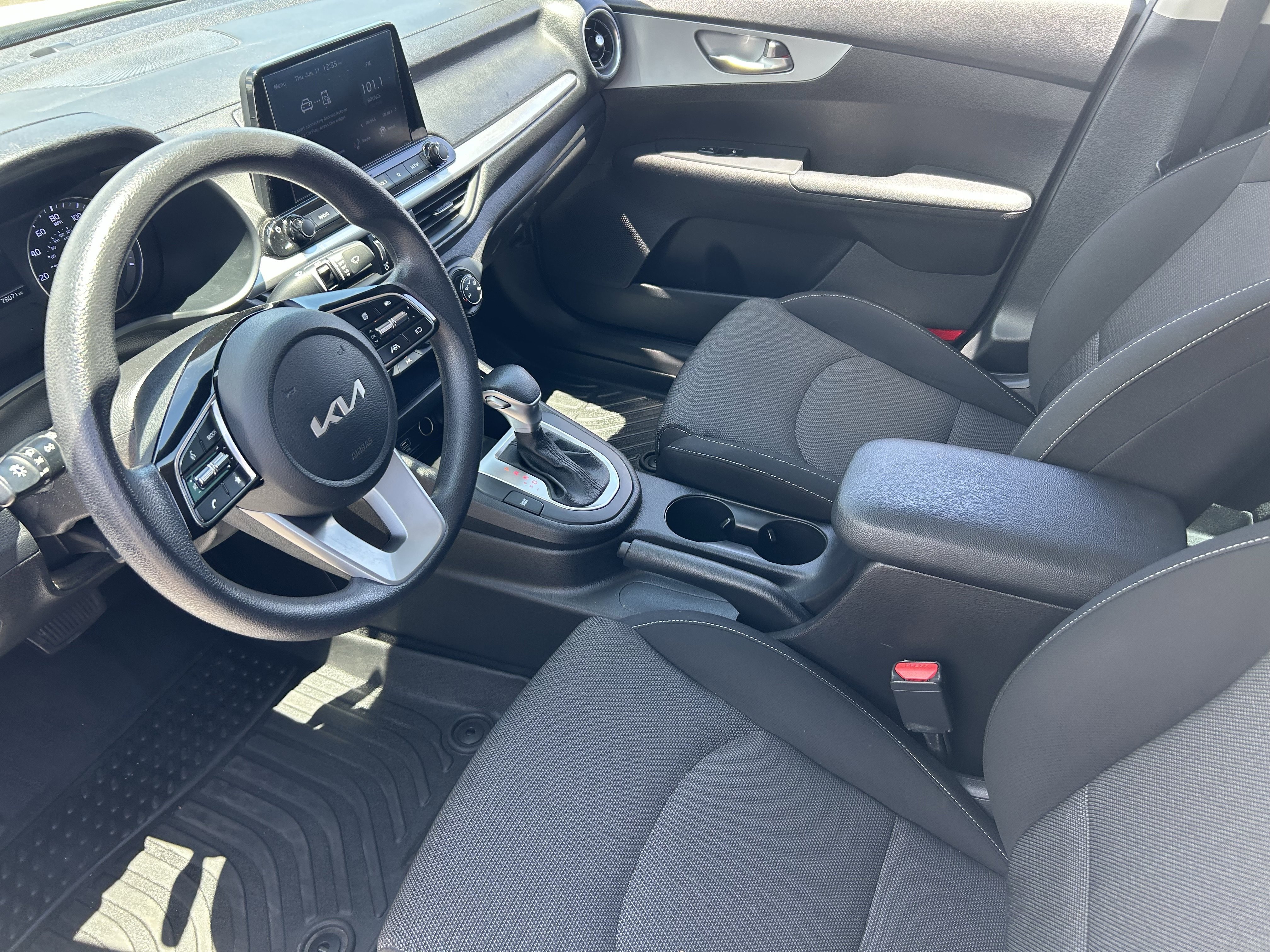 2022 Kia FORTE LXS - Photo 25