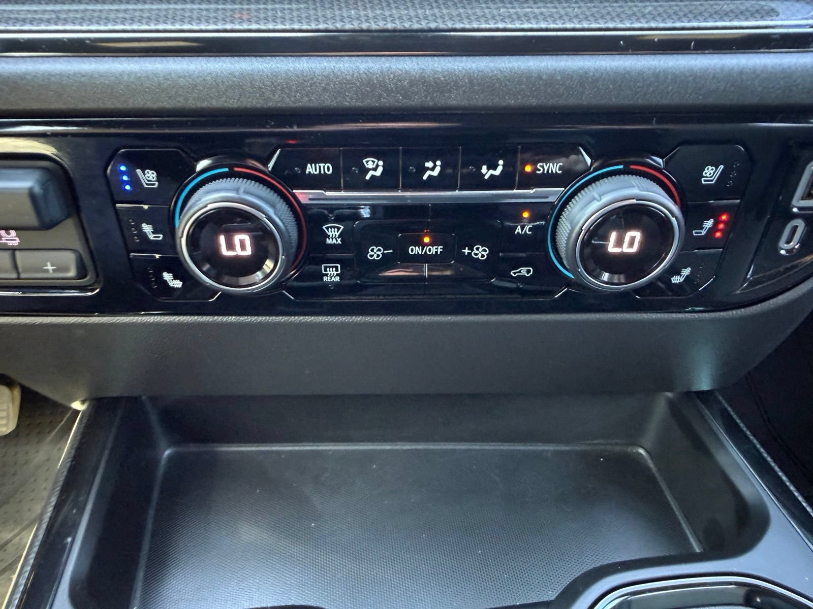 2025 Chevrolet Silverado 1500 ZR2 - Photo 33