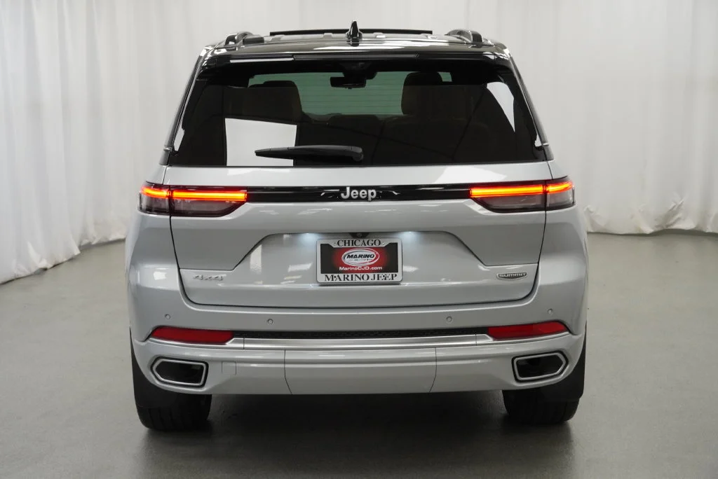 Used 2025 Silver Jeep Summit Reserve image 15