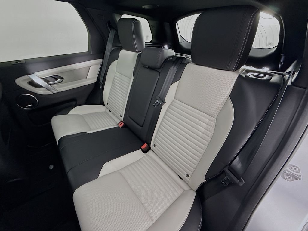 New 2025 Hakuba Silver LAND ROVER Dynamic SE image 26