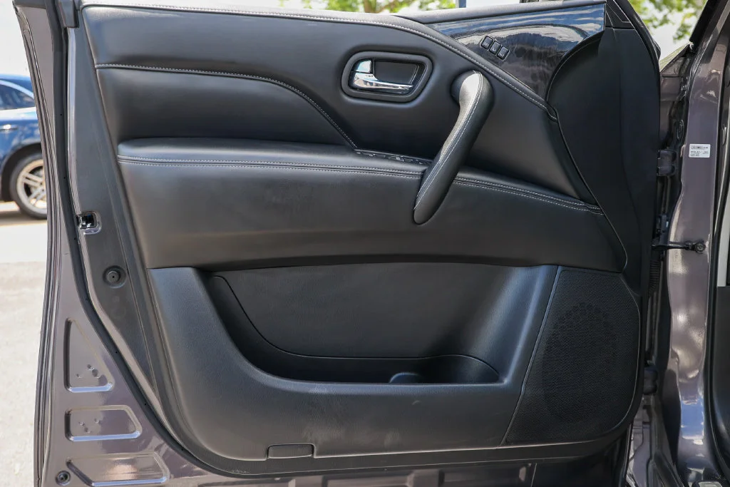 Certified Used 2024 Gray INFINITI LUXE image 4
