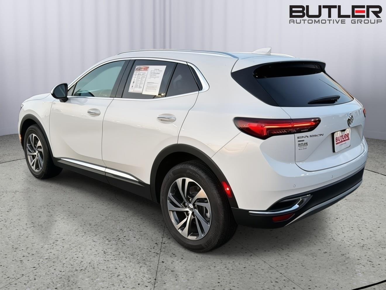 Used 2023 Summit White Buick Essence image 4