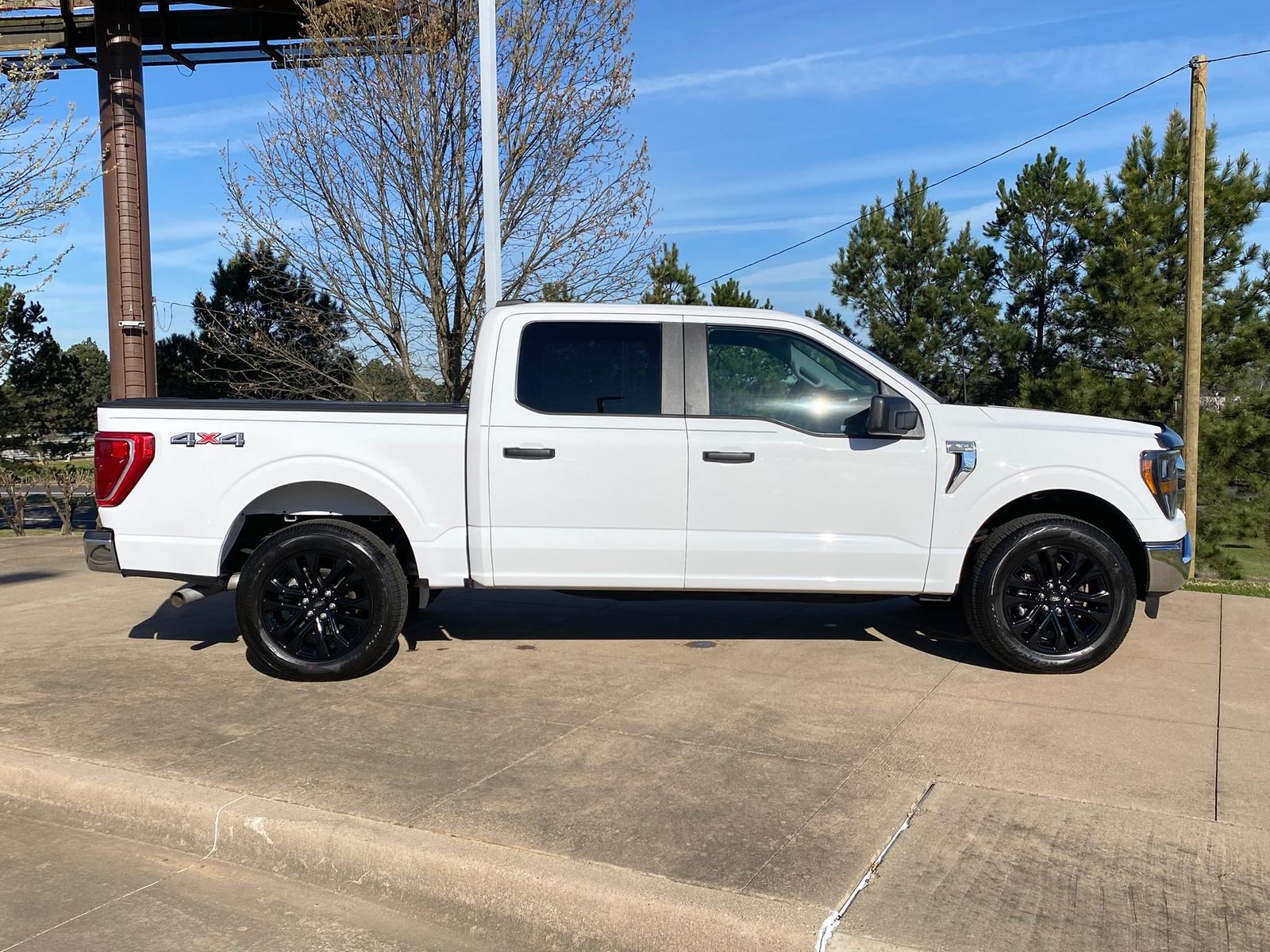 Used 2023 Oxford White Ford XLT image 7