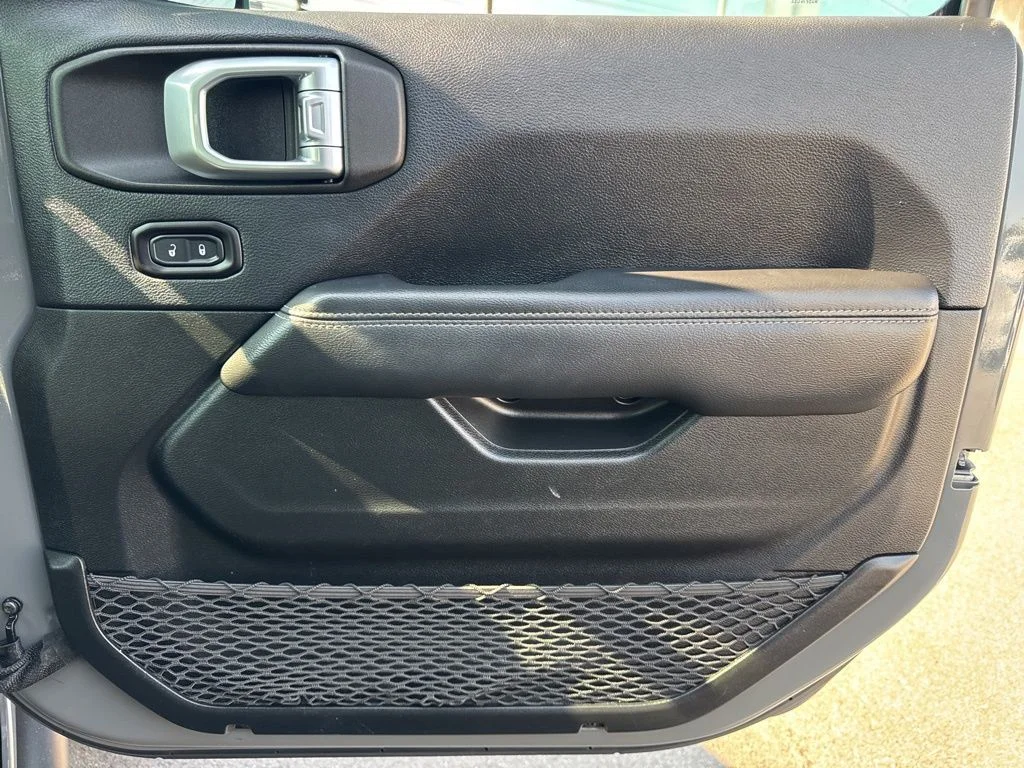 Used 2018 Gray Jeep Unlimited Sahara image 29