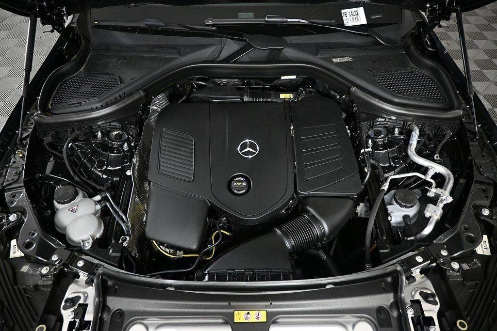 New 2025 Graphite Grey Metallic Mercedes-Benz GLC 300 image 28