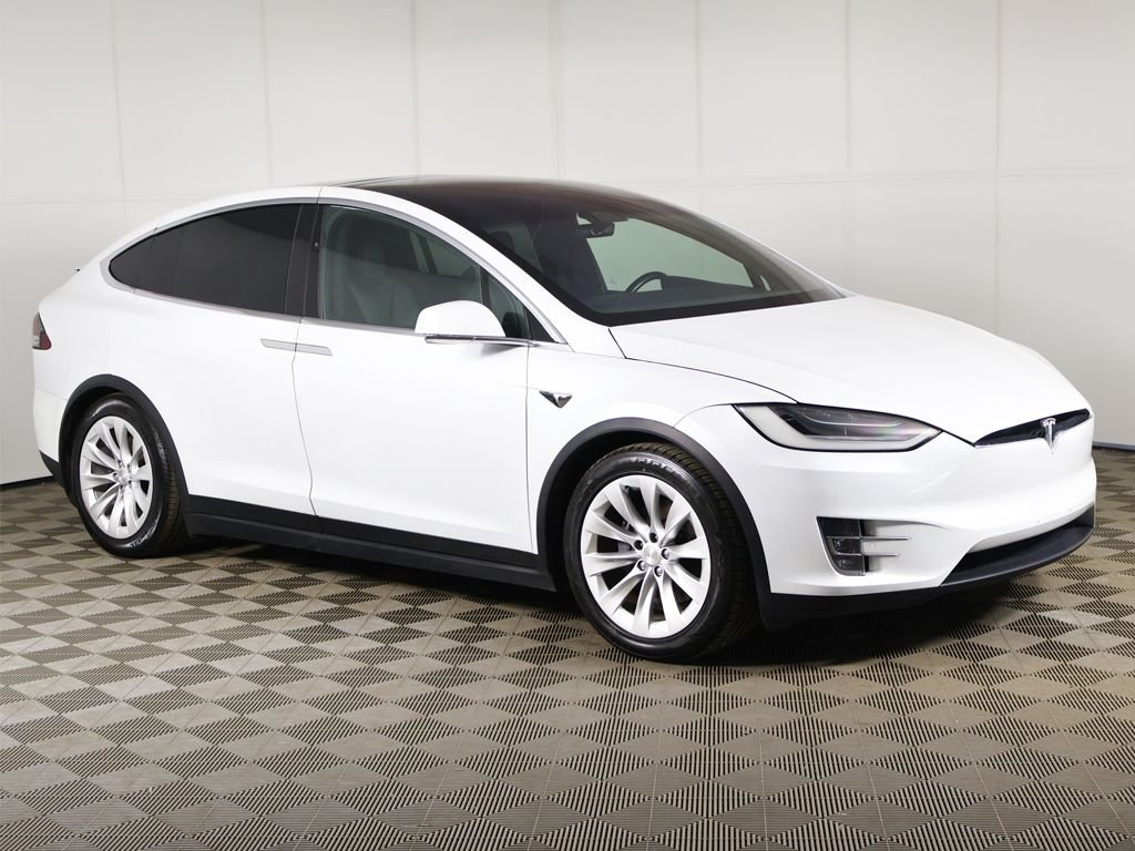 Used 2020 White Tesla Long Range image 2