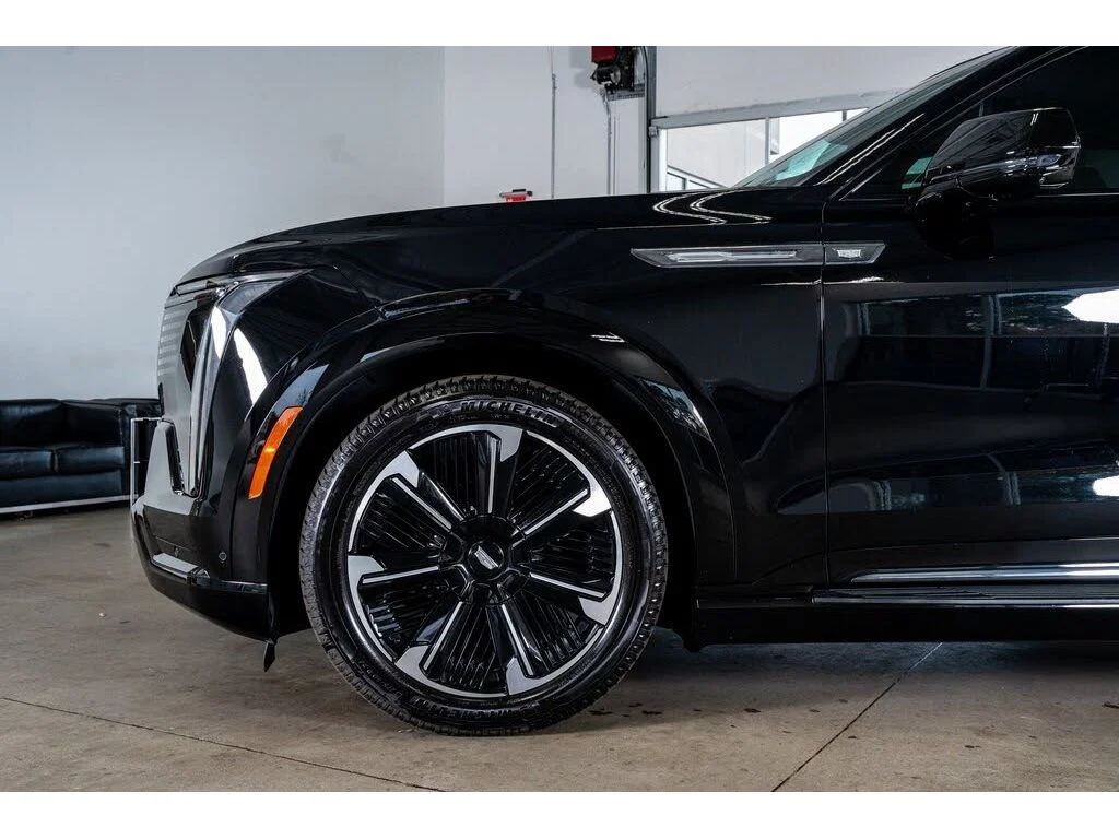 Used 2025 BLACK RAVEN Cadillac Sport 1 image 5