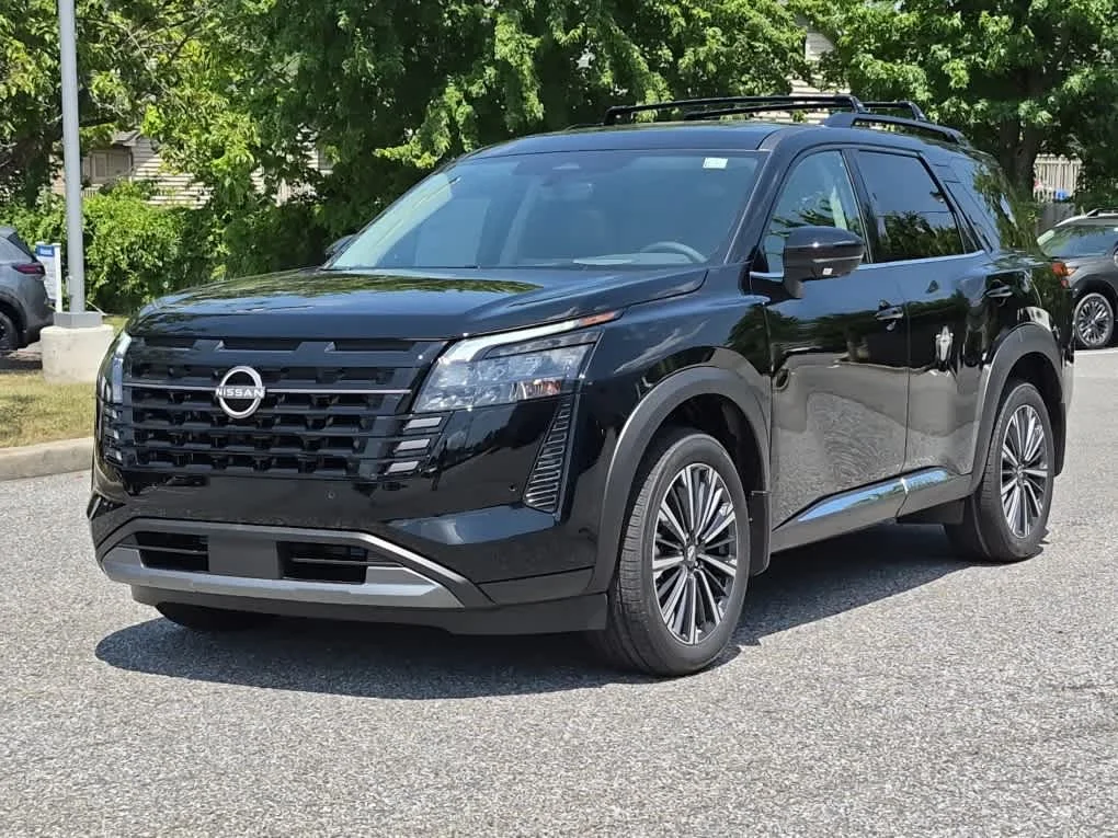 2026 Nissan Pathfinder Platinum 4WD's photo