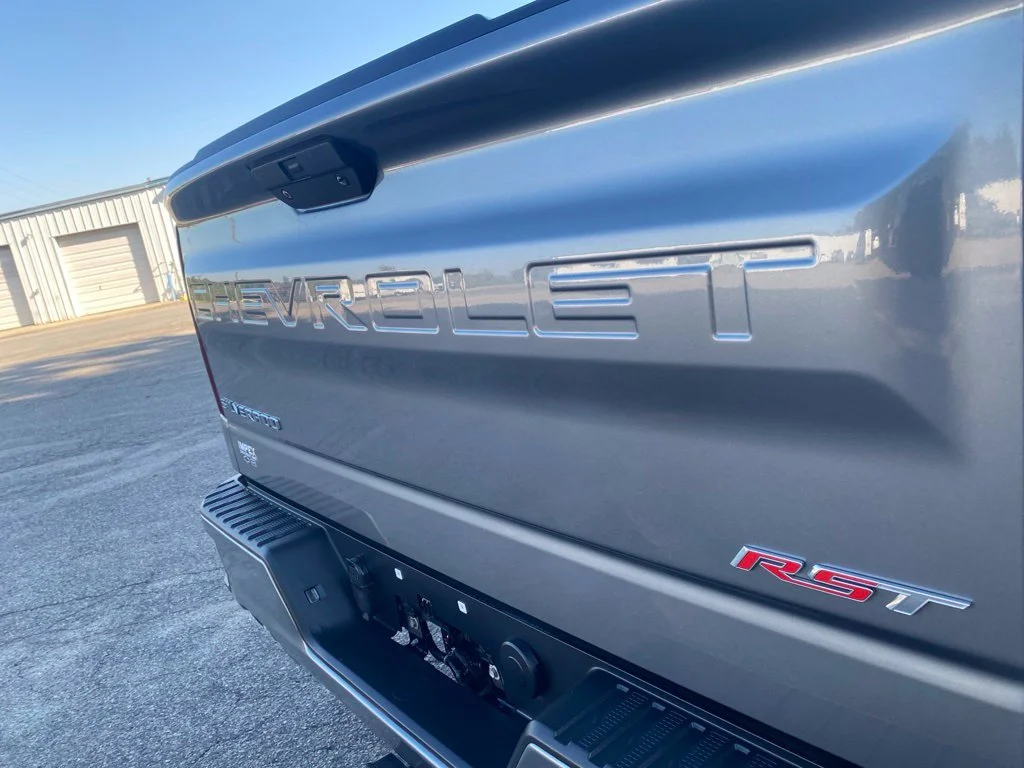 Used 2021 Satin Steel Metallic Chevrolet RST image 34