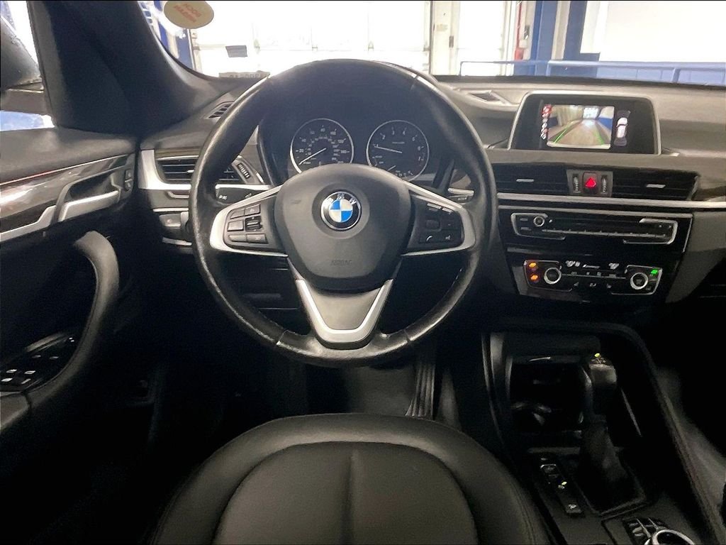 Used 2017 White BMW xDrive28i image 17