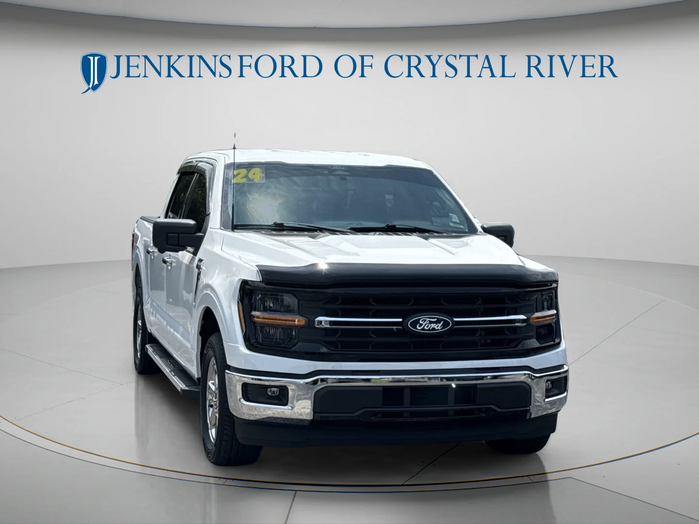 Used 2024 Oxford White Ford XLT image 17