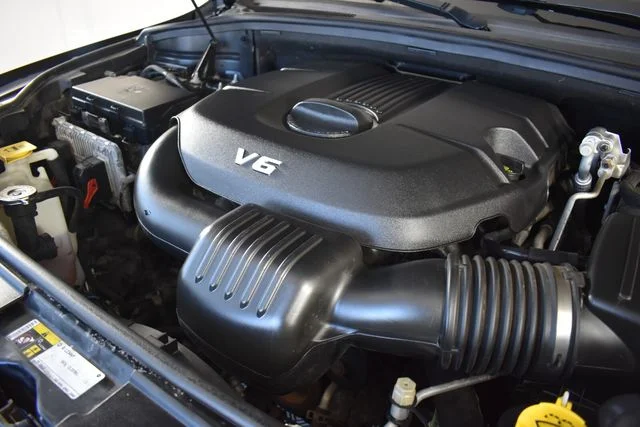 Used 2015 Black Jeep Altitude image 36