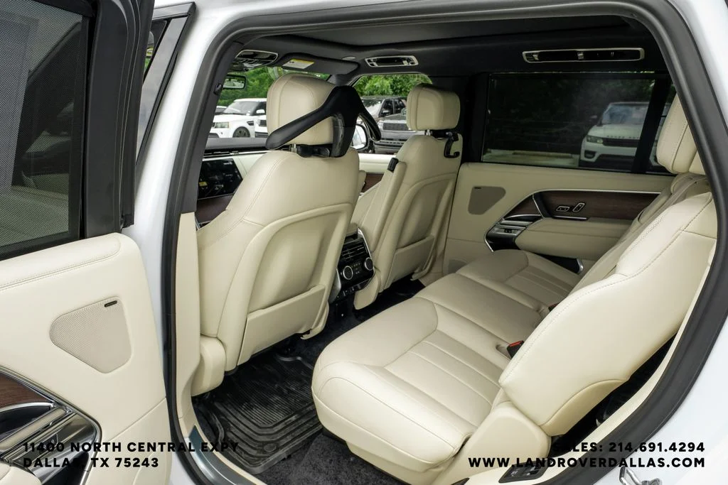 New 2026 Fuji White Land Rover SE image 45