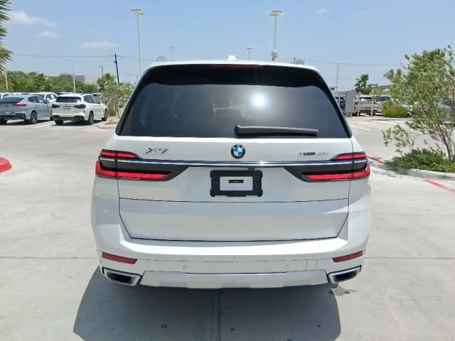 Used 2024 White BMW xDrive40i image 5