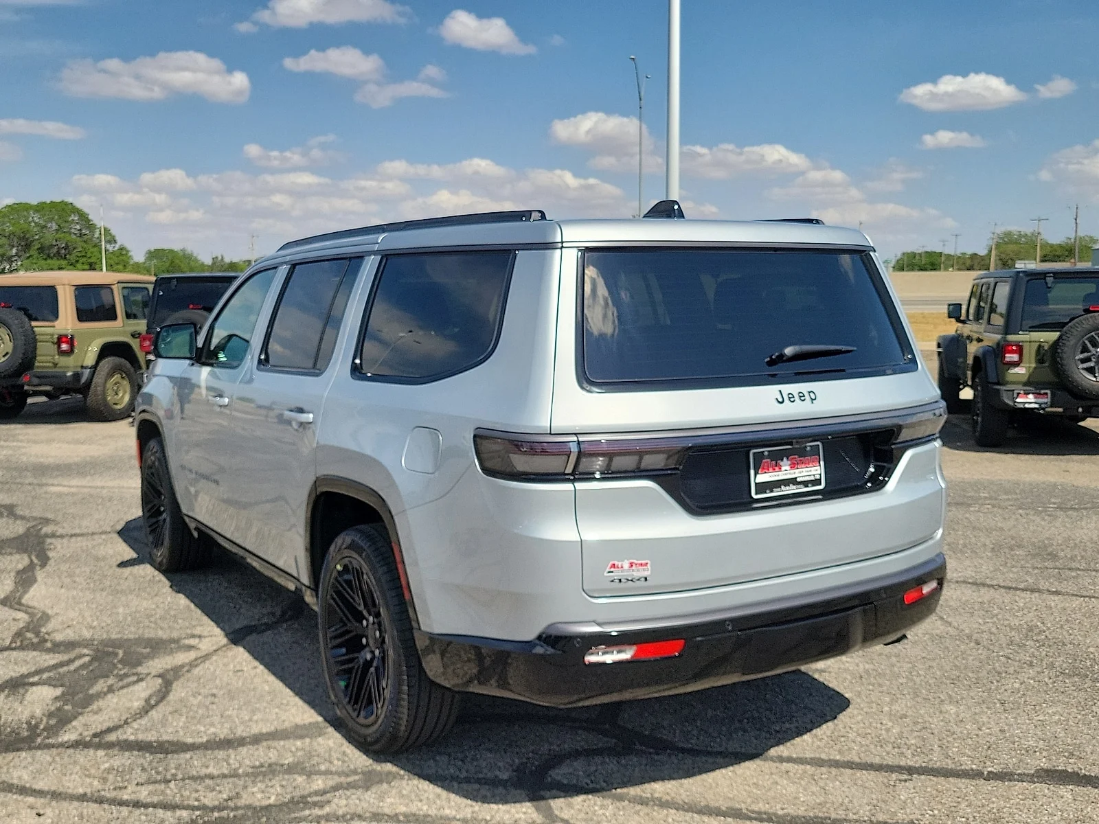 New 2026 Silver Zynith Jeep LIMITED RESERVE 4X4 image 3