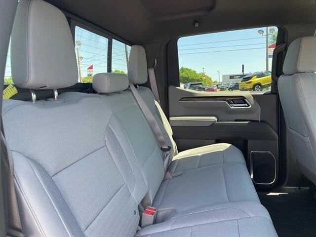 Used 2025 Summit White Chevrolet RST image 38