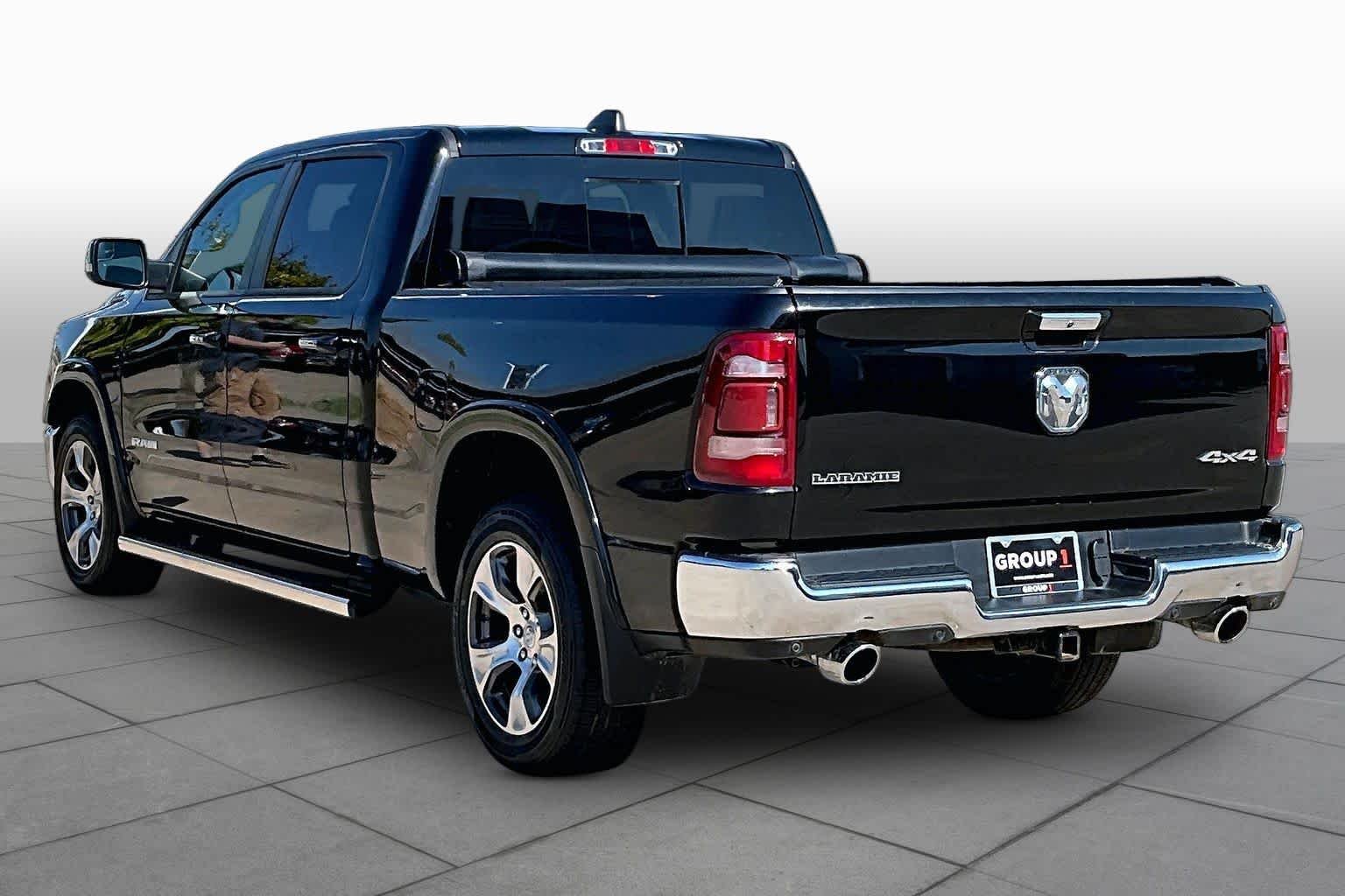 Used 2022 Diamond Black Crystal Pearlcoat Ram Laramie image 11