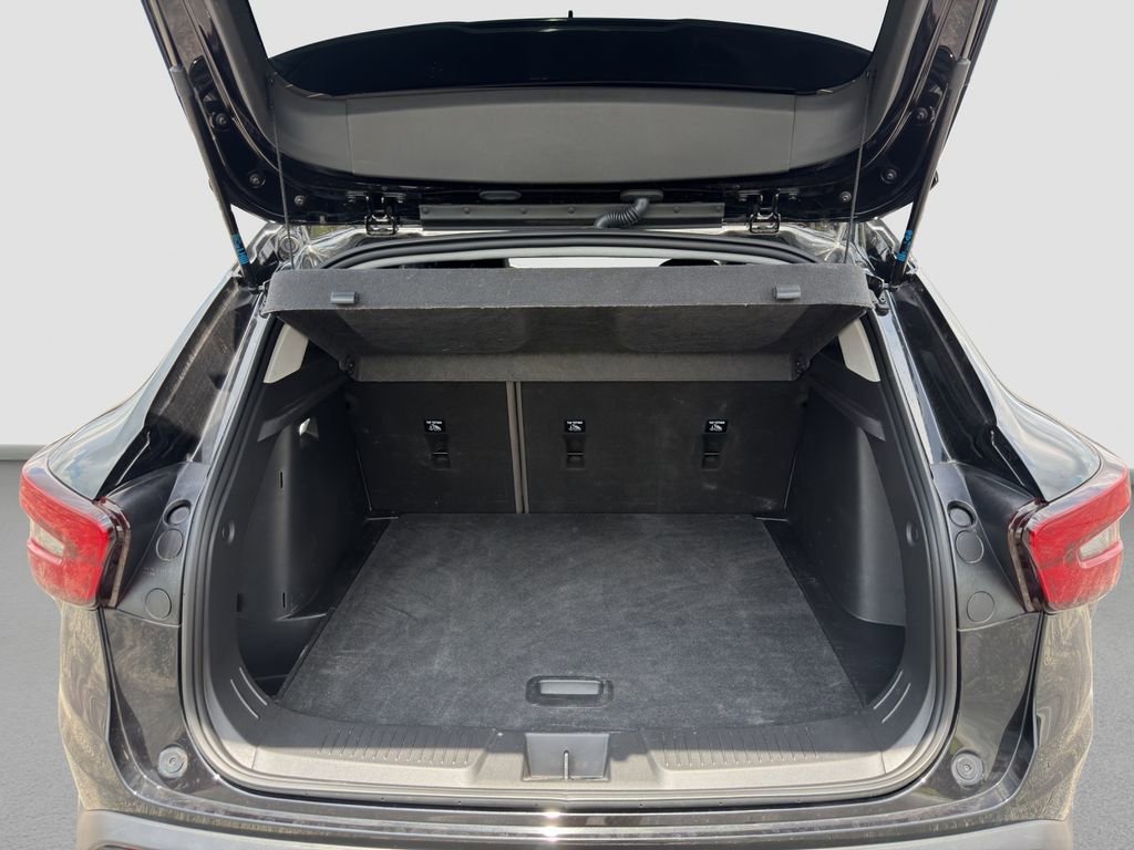 Used 2025 Mosaic Black Metallic Chevrolet ACTIV image 28