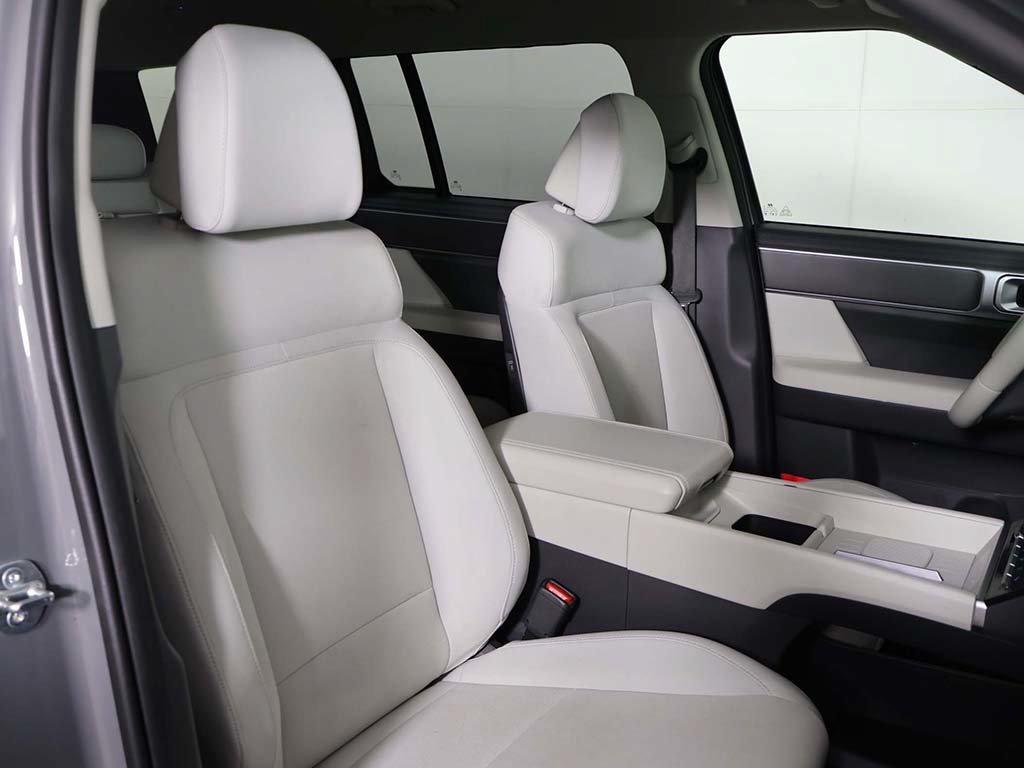 Used 2024 Gray Hyundai SE image 27