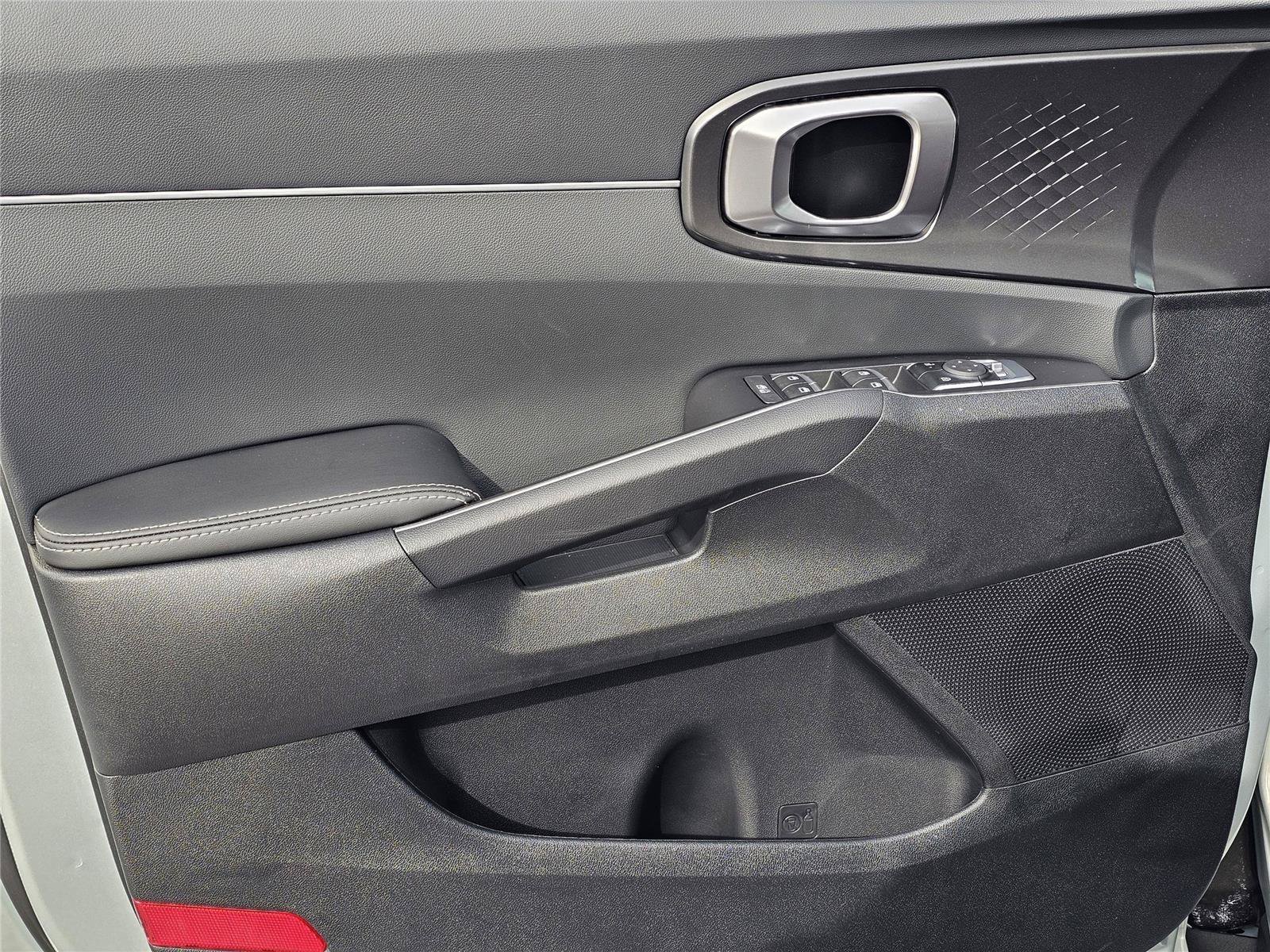 New 2026 Ivory Silver Kia S image 15