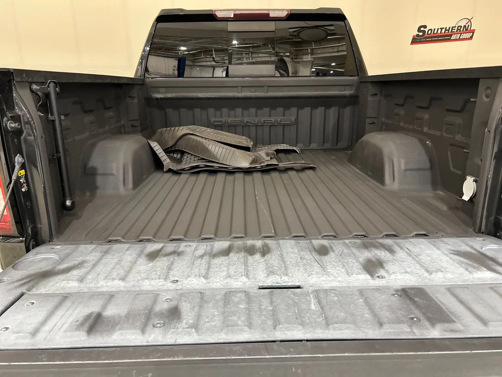 Used 2021 Black GMC Denali image 4
