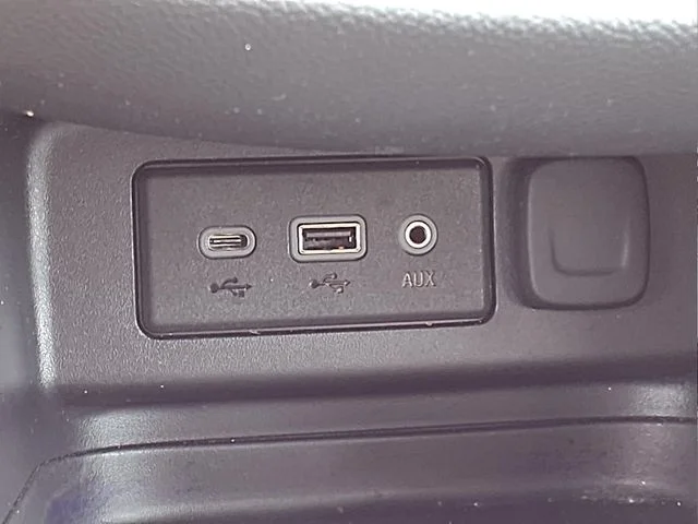 Used 2022 Silver Chevrolet LT image 18