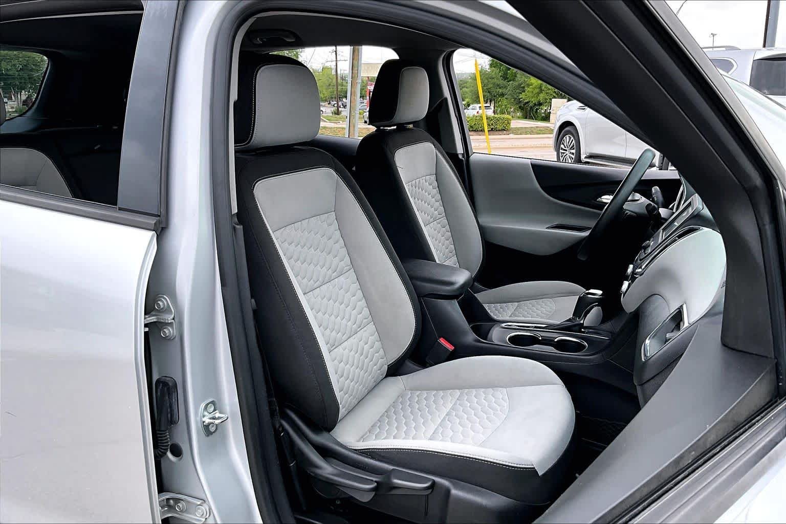 Used 2018 Silver Ice Metallic Chevrolet LS image 9