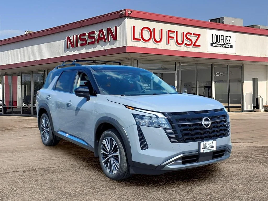 New 2026 Boulder Gray Pearl / Super Black Two-tone Nissan Platinum image 1