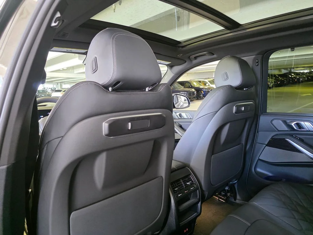New 2026 Manhattan Green Metallic BMW sDrive40i image 12