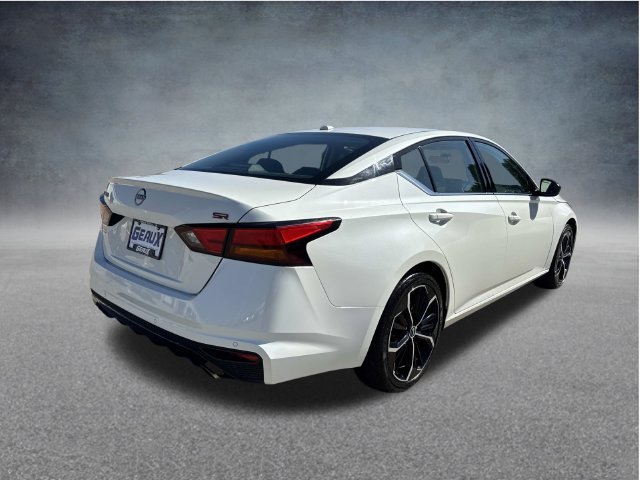 Used 2025 White Nissan 2.5 SR image 22