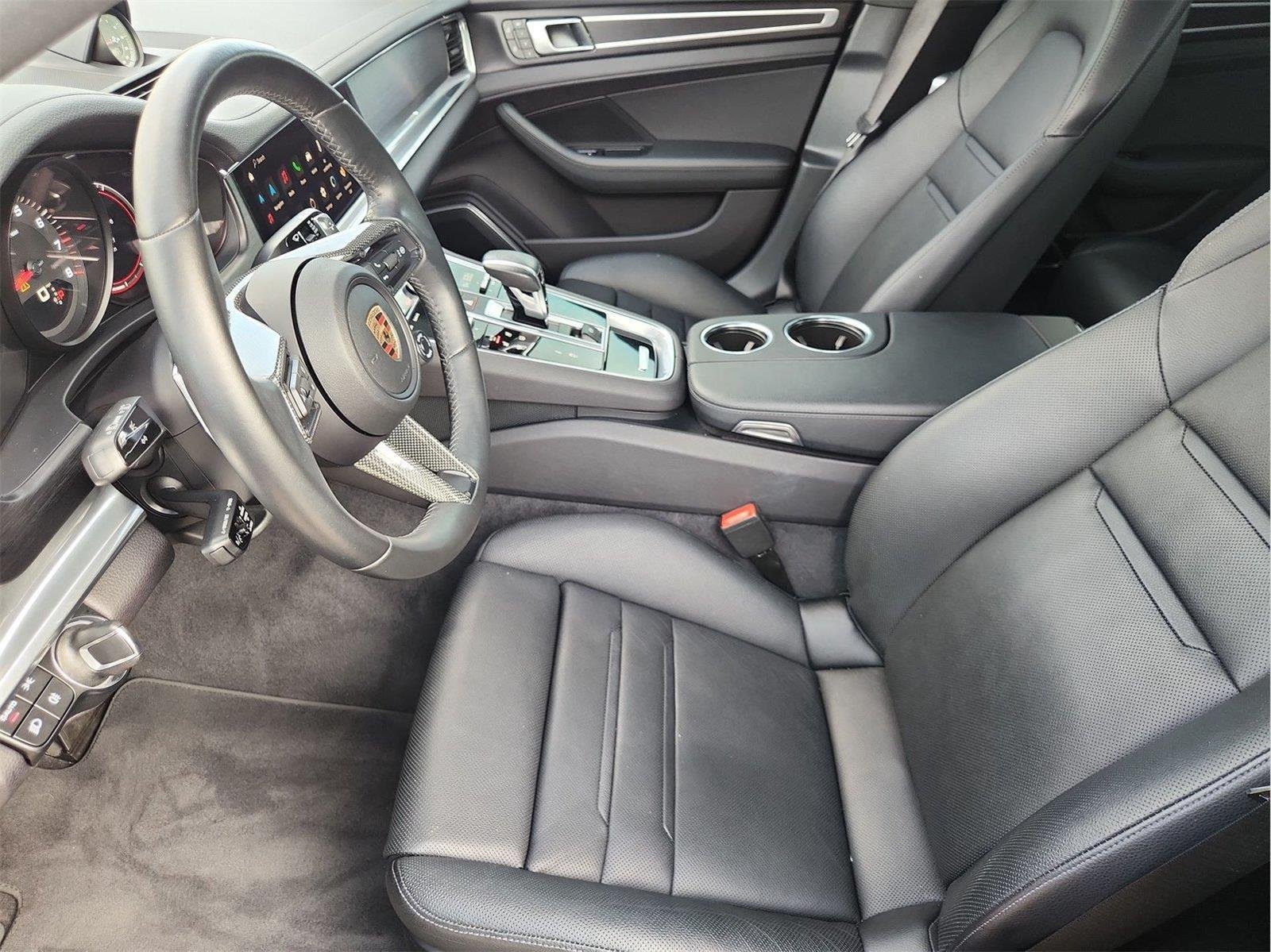 2023 Porsche Panamera photo 19 of 34