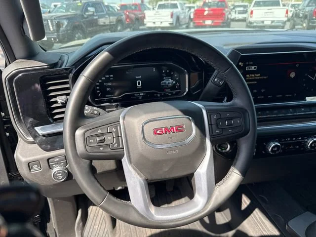 Used 2024 Onyx Black GMC Elevation image 17