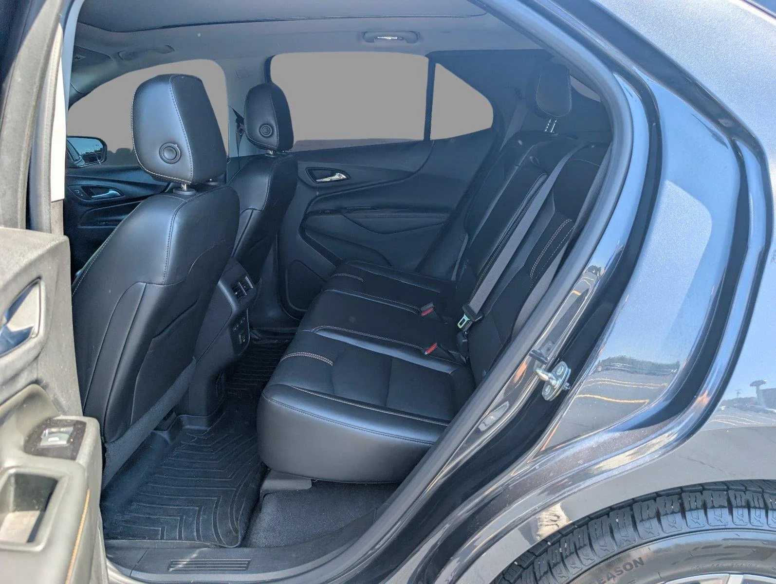 Used 2022 Iron Gray Metallic Chevrolet Premier image 33