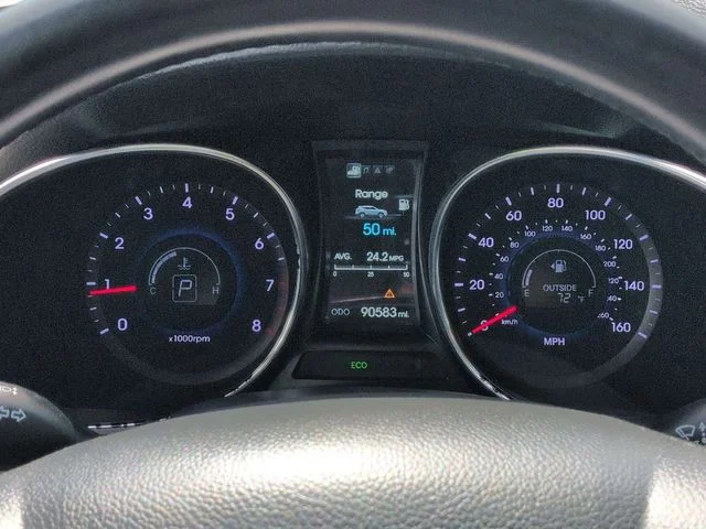 Used 2014 Black Hyundai Base image 13
