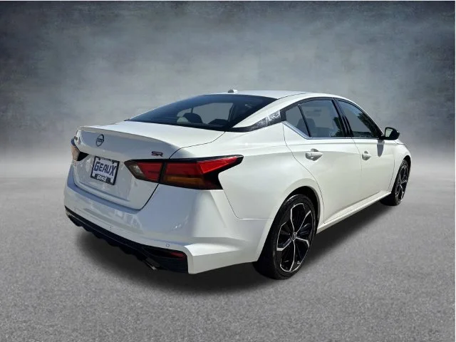 Used 2025 White Nissan 2.5 SR image 22