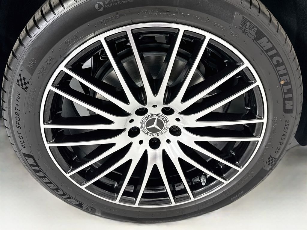 New 2027 Obsidian Black Metallic Mercedes-Benz GLC 300 image 32