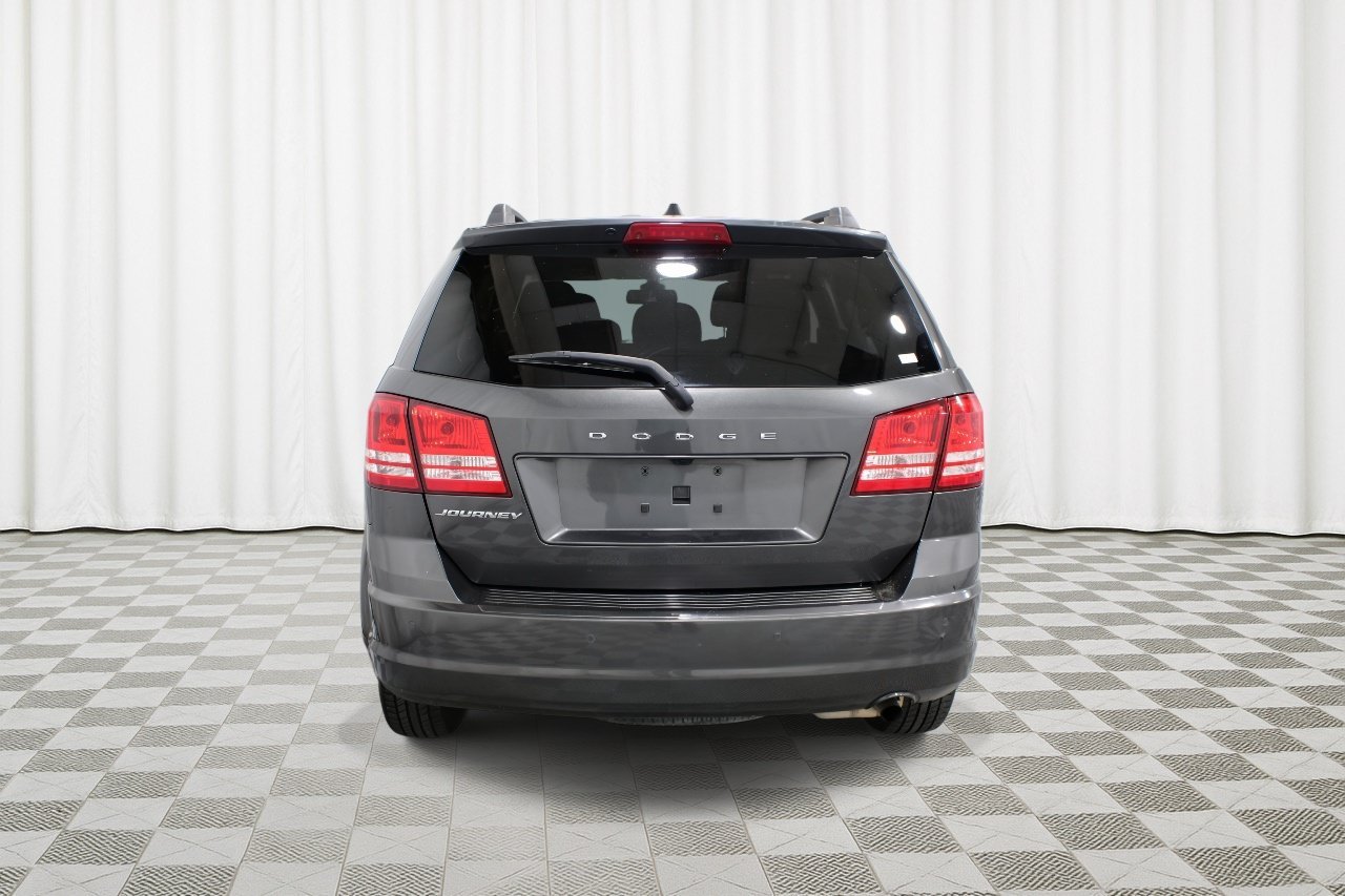 Used 2020 Granite Pearlcoat Dodge SE Value image 4