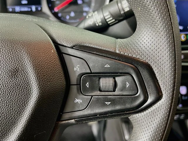 Used 2022 White Chevrolet LT image 31