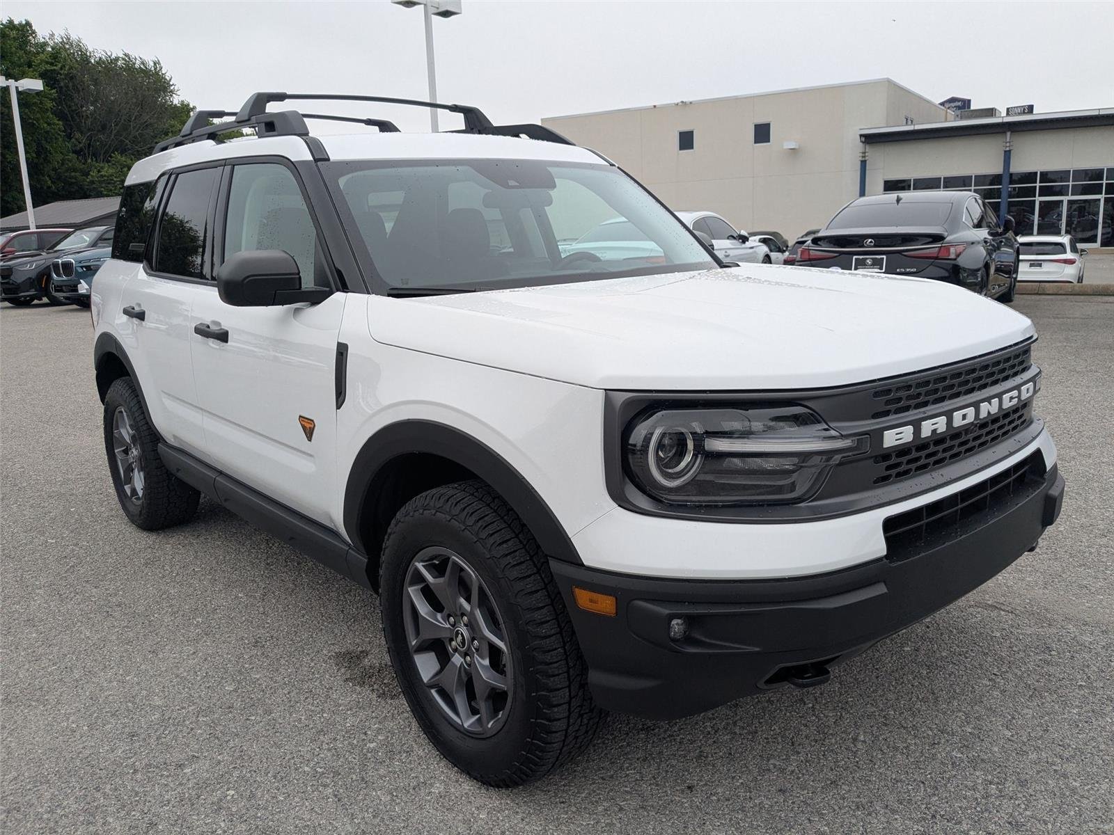 Used 2023 Oxford White Ford Badlands image 3